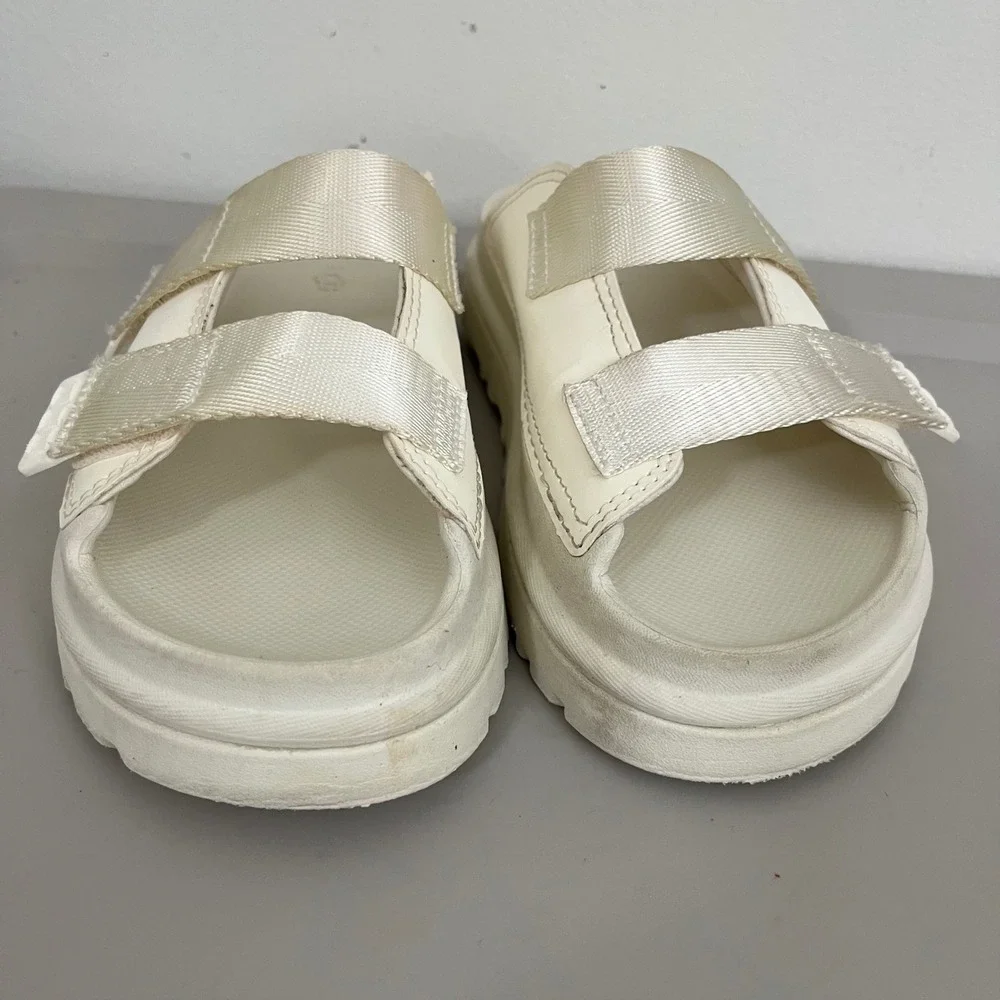UGG GoldenGlow Slide Sandals Kids Sz 2‎ Run Large Sea Salt White Platform Sporty